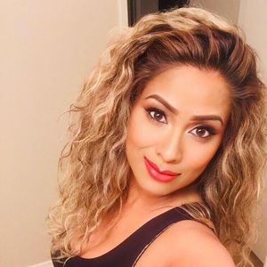 Meet your Posher, Danushka